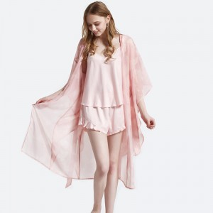 Комплект дамски пижами от сатен с принтиран шал